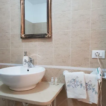 Teodora House 3* Noto