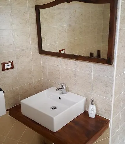 לינה וארוחת בוקר Teodora House 3*