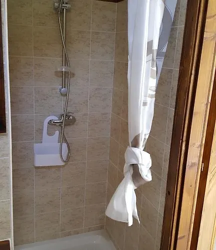 לינה וארוחת בוקר Teodora House 3*