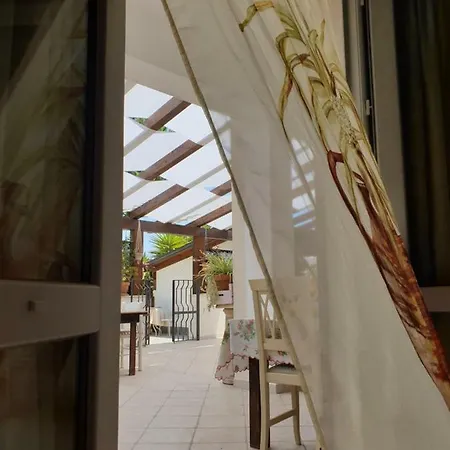 Teodora House לינה וארוחת בוקר *